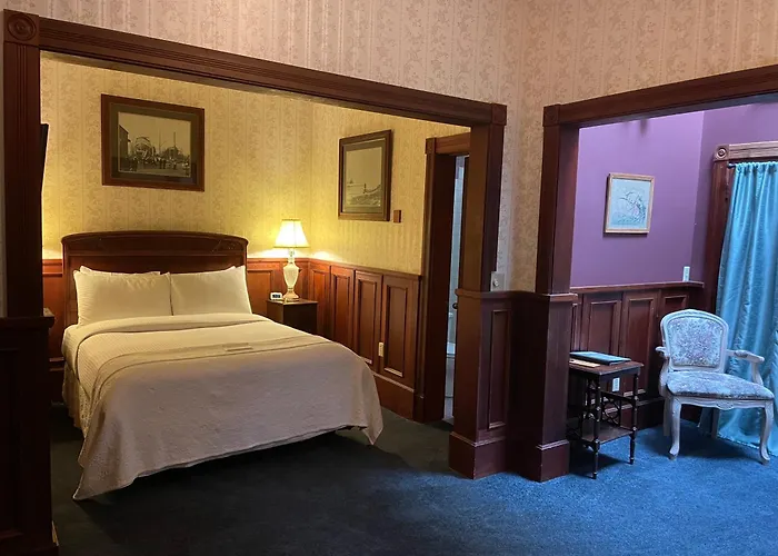 The Inn At 2Nd & C